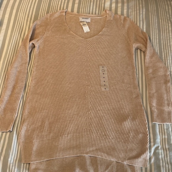 Old Navy Sweaters - NWT Old Navy sweater